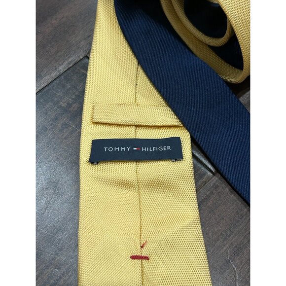 Tommy Hilfiger Silk Necktie Yellow One Size Adjustable Fit Career Professional - Picture 4 of 8